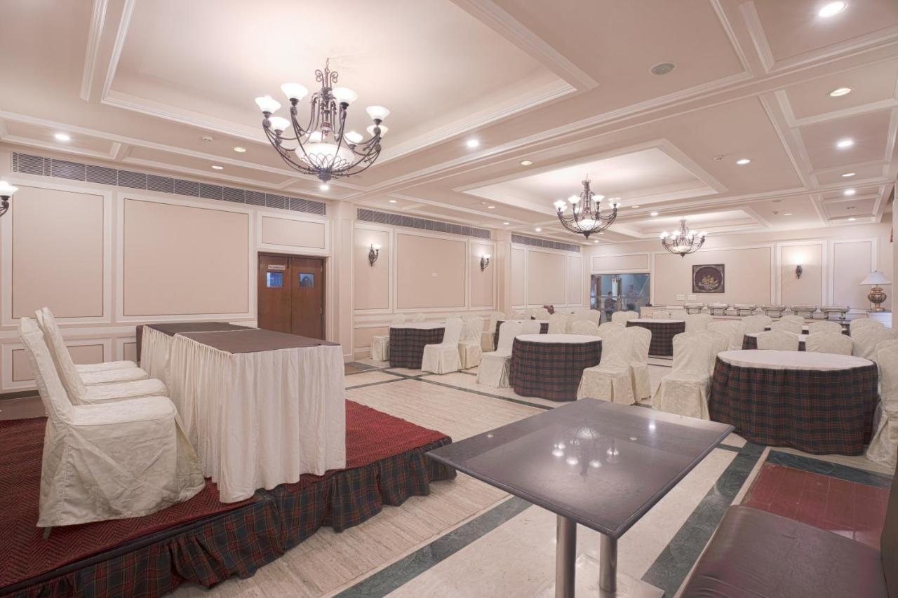 Hotel Le Castle Rudrapur Eksteriør bilde